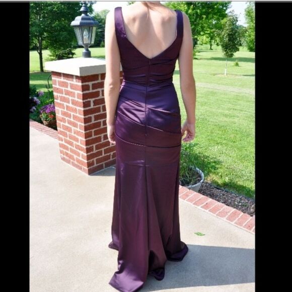 David's Bridal Deep Purple Satin V Neck Ruched Sleeveless Gown sz 10 - Picture 9 of 13